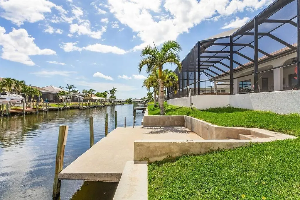 Good Life Family Retreat Gulf Access Pool And Holiday home