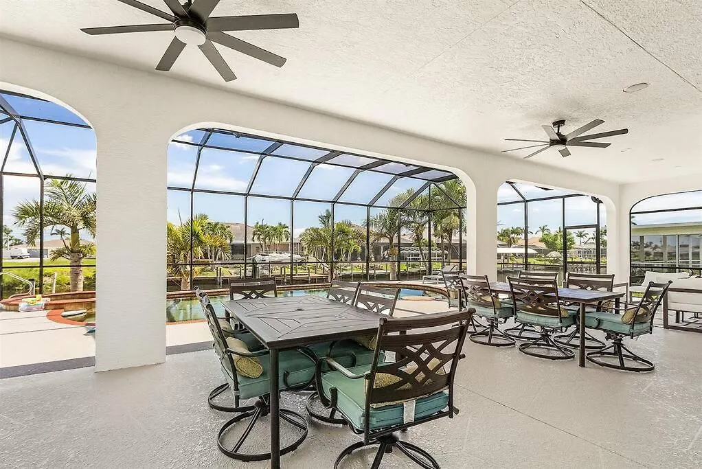 Good Life Family Retreat Gulf Access Pool And Holiday home Cape Coral