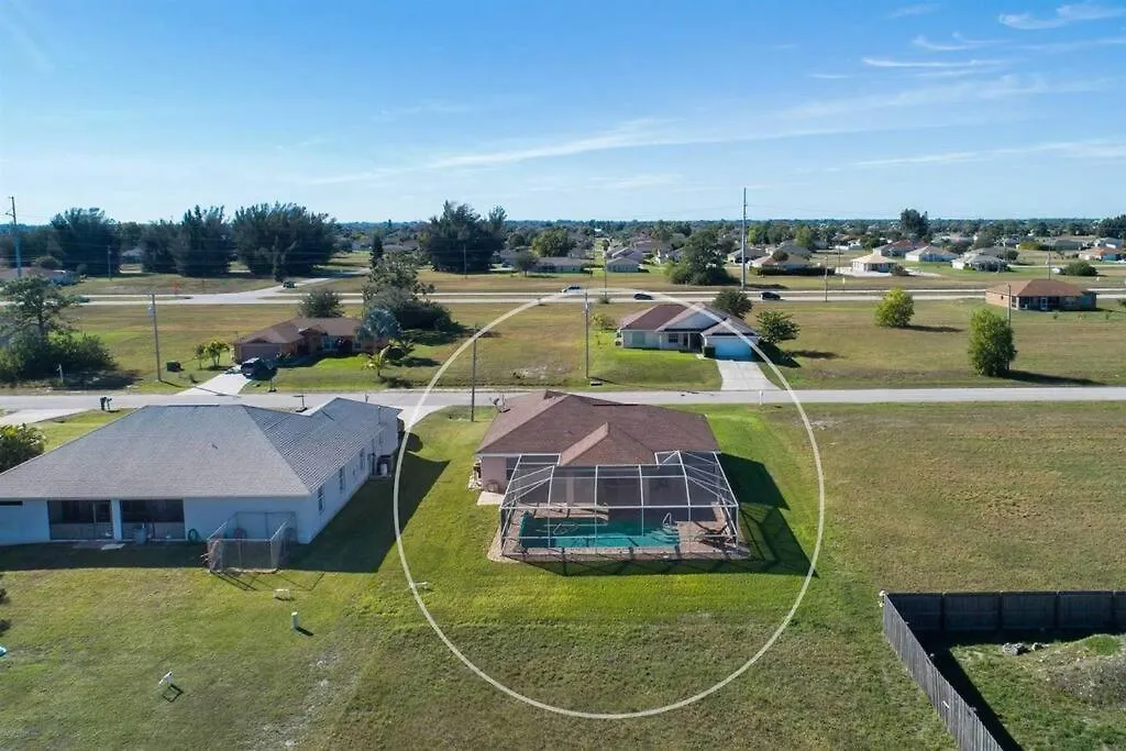 M & M 3 Bed 2 Bath And A Gorgeous Pool Cape Coral
