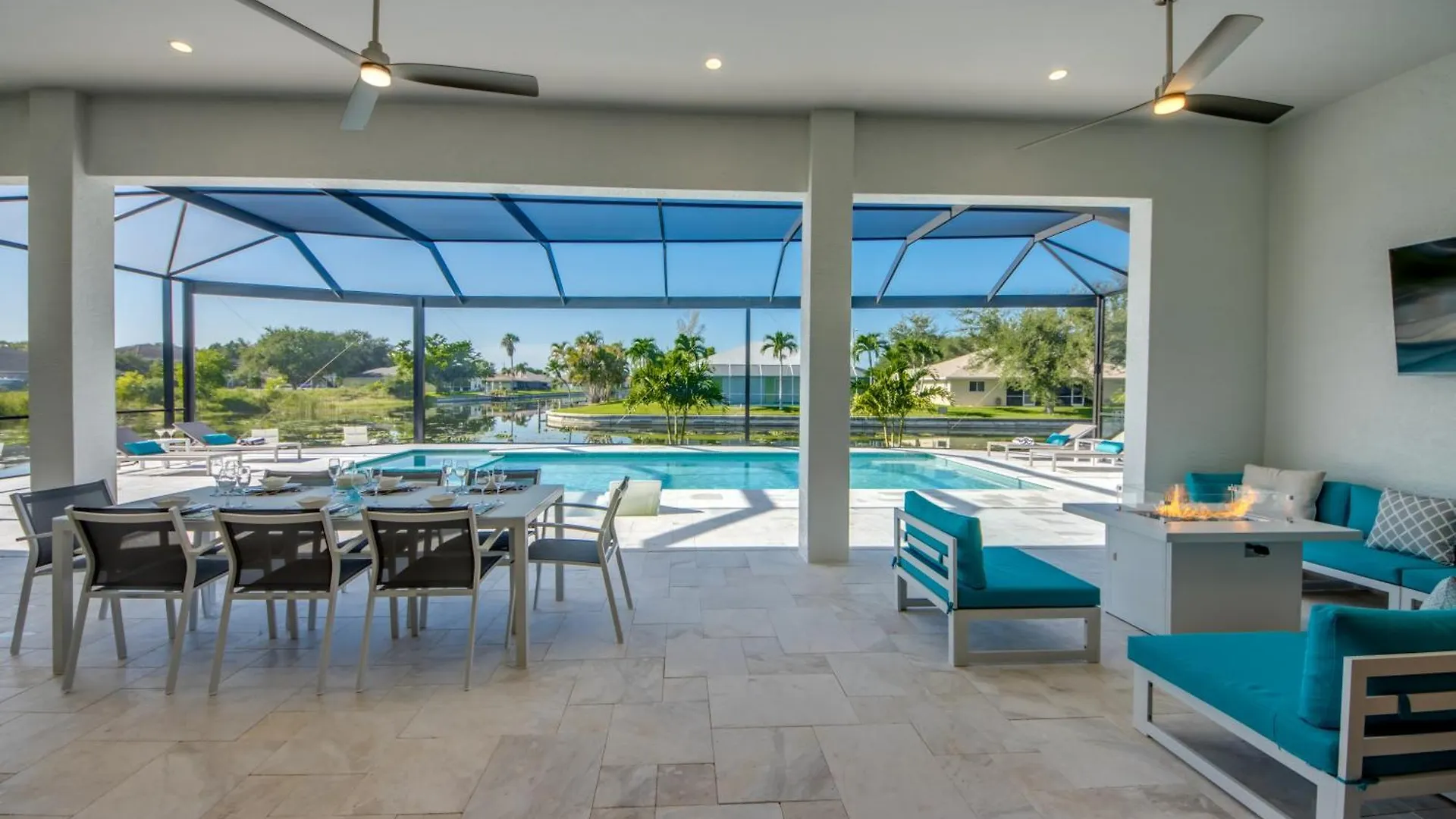 Brandnew Villa-puresun At Canal Intersection, Heated Saltwater Pool And Spa, Facing South Villa Cape Coral