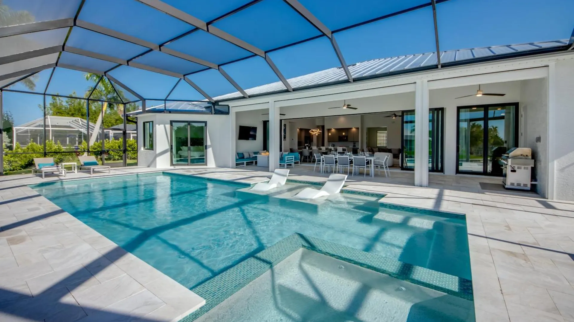 Brandnew Villa-puresun At Canal Intersection, Heated Saltwater Pool And Spa, Facing South