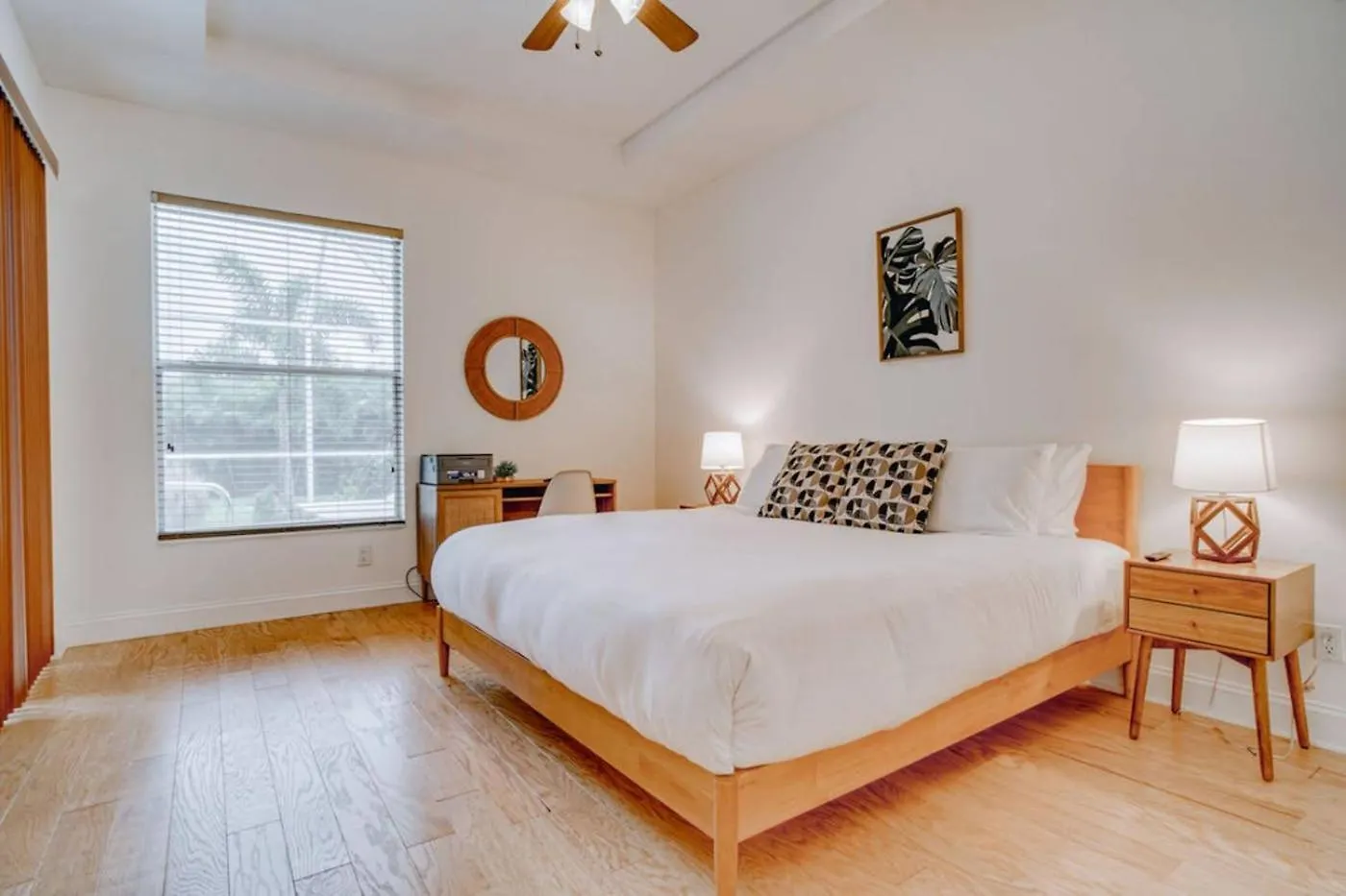 Spacious With A Free Heated Saltwater Pool Villa *