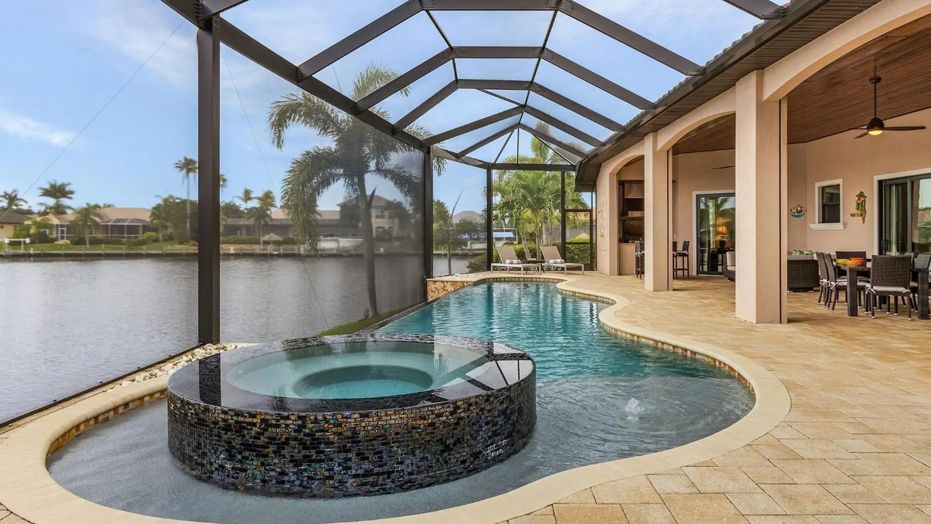 Holiday home Luxury, Sunsets, Heated Infinity Pool, Spa, Pool Table, Bikes & Kayaks - Coral Bay - Roelens Cape Coral