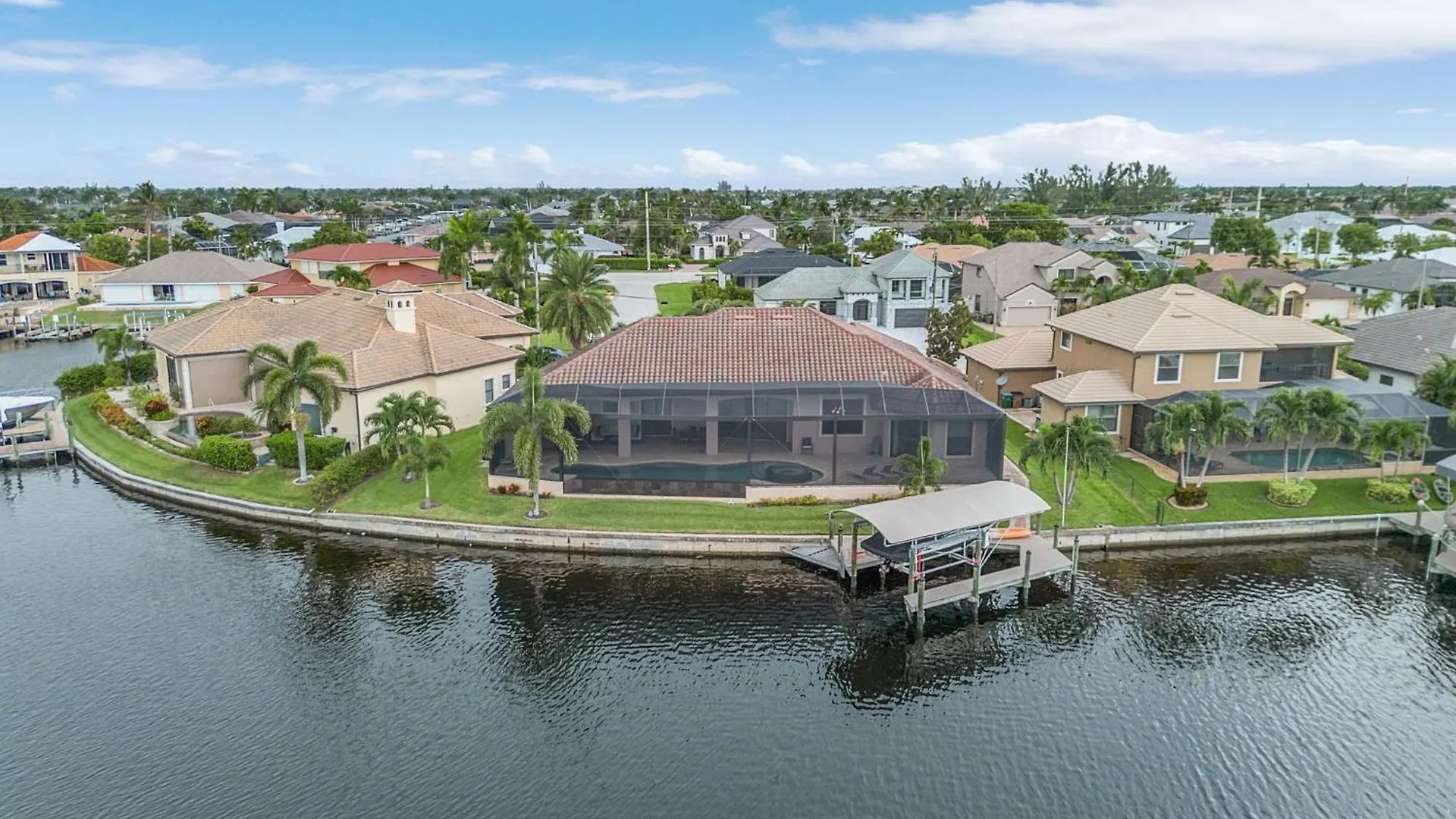 Luxury, Sunsets, Heated Infinity Pool, Spa, Pool Table, Bikes & Kayaks - Coral Bay - Roelens Holiday home Cape Coral