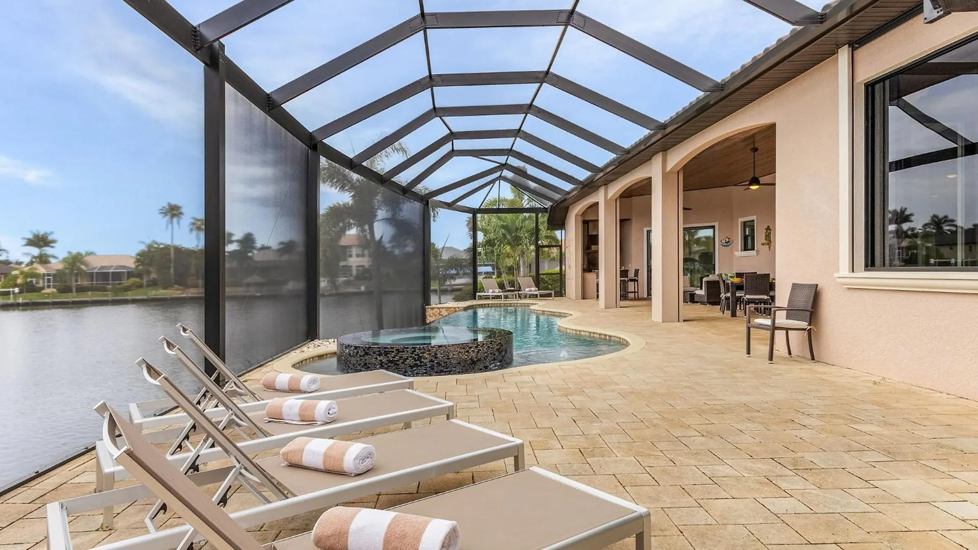 Luxury, Sunsets, Heated Infinity Pool, Spa, Pool Table, Bikes & Kayaks - Coral Bay - Roelens Holiday home *