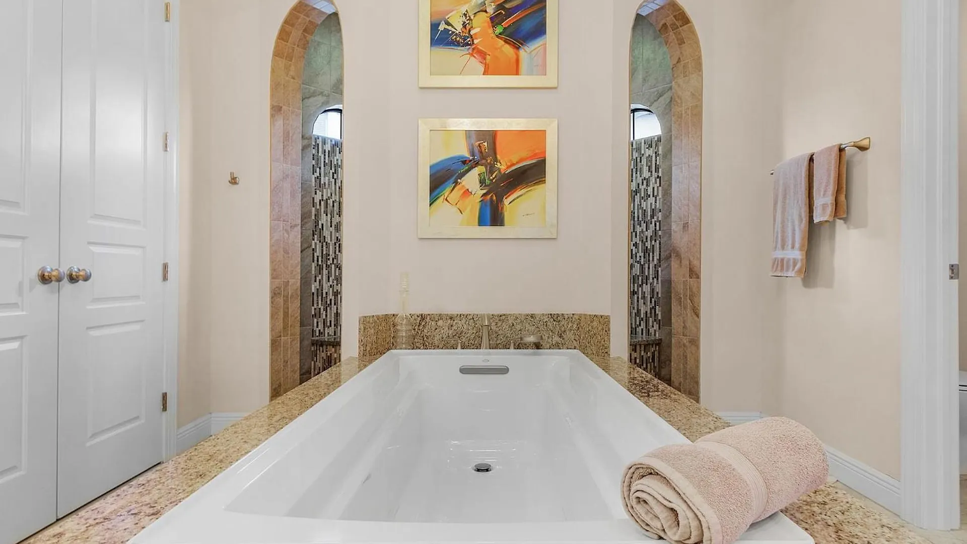 Holiday home Luxury, Sunsets, Heated Infinity Pool, Spa, Pool Table, Bikes & Kayaks - Coral Bay - Roelens *