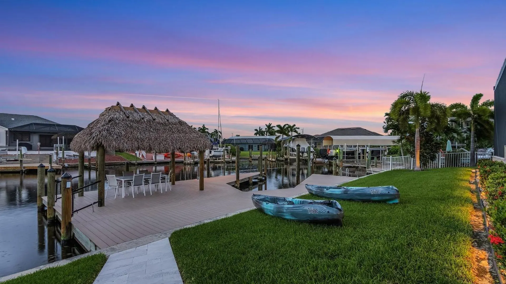 Waterfront Luxury, Heated Saltwater Pool & Spa, Dock, Tiki, Kayaks - Tarpon Time - Roelens Holiday home