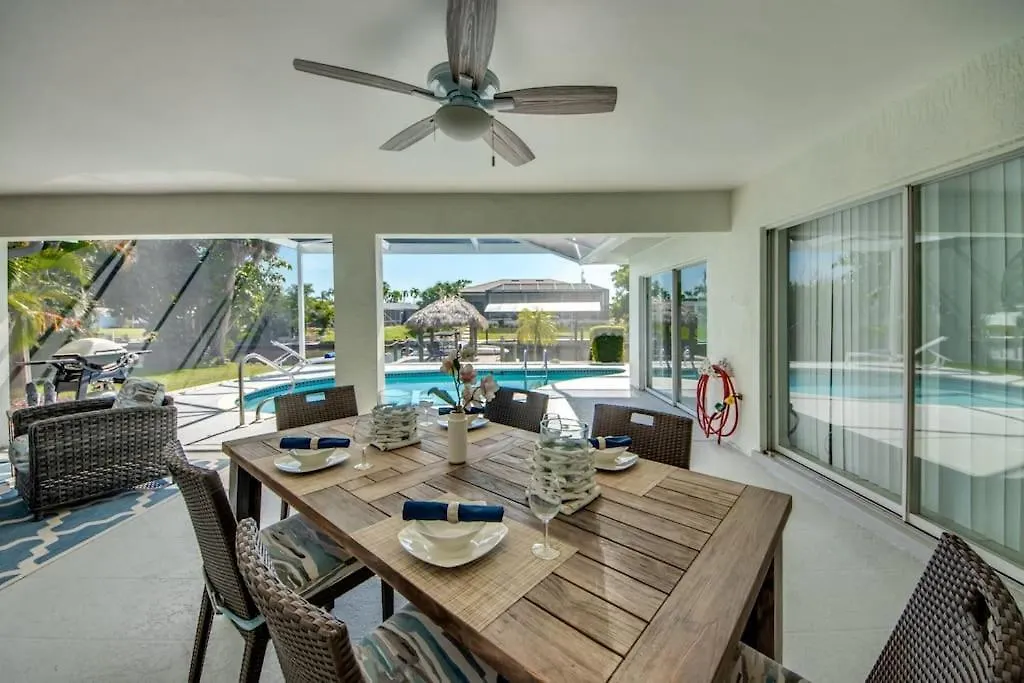 Belle Isle By Coralvilla - Pool, South Facing Holiday home Cape Coral