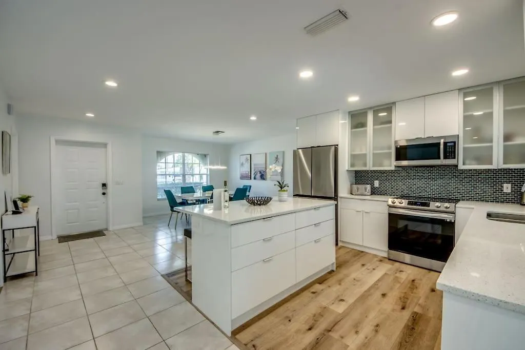 Belle Isle By Coralvilla - Pool, South Facing * Cape Coral
