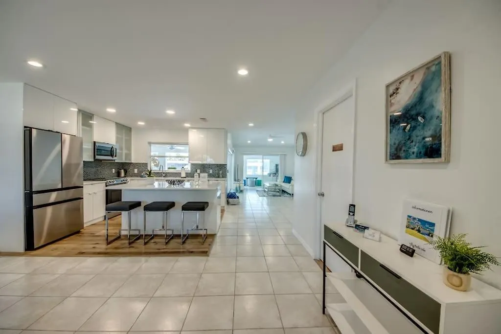 Belle Isle By Coralvilla - Pool, South Facing Holiday home *
