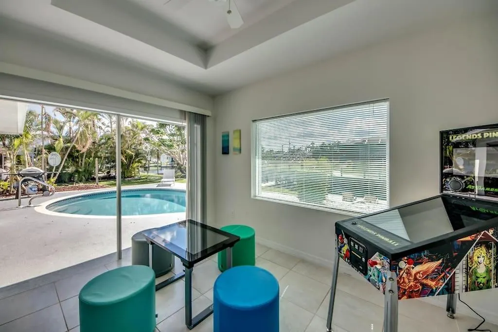 Belle Isle By Coralvilla - Pool, South Facing *