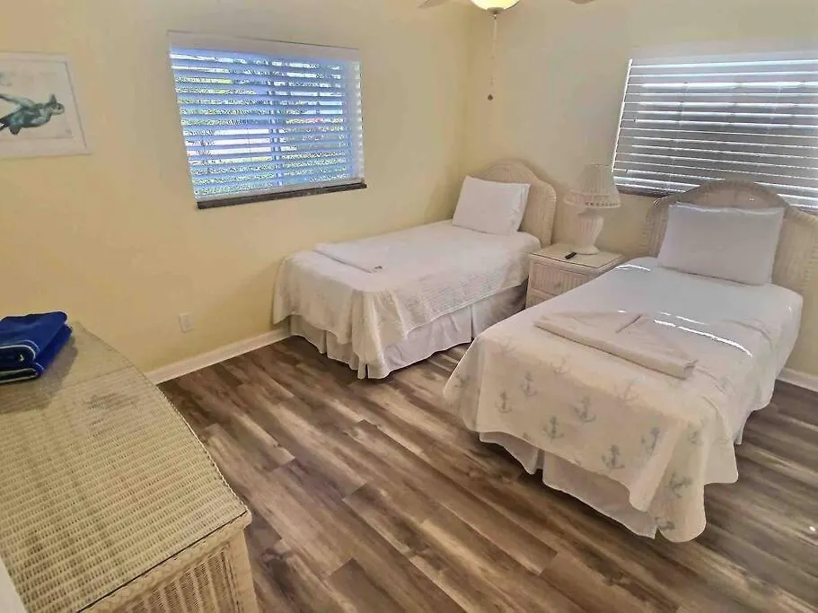 Villa Vacation In Comfort Pool Waterfront Boat Cape Coral
