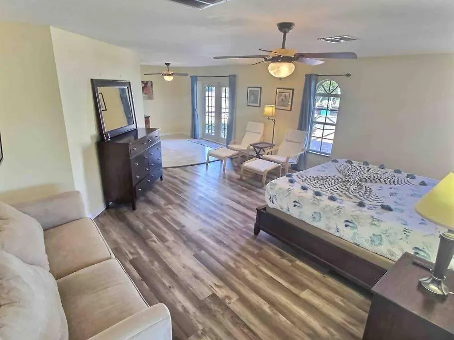 Vacation In Comfort Pool Waterfront Boat Villa Cape Coral