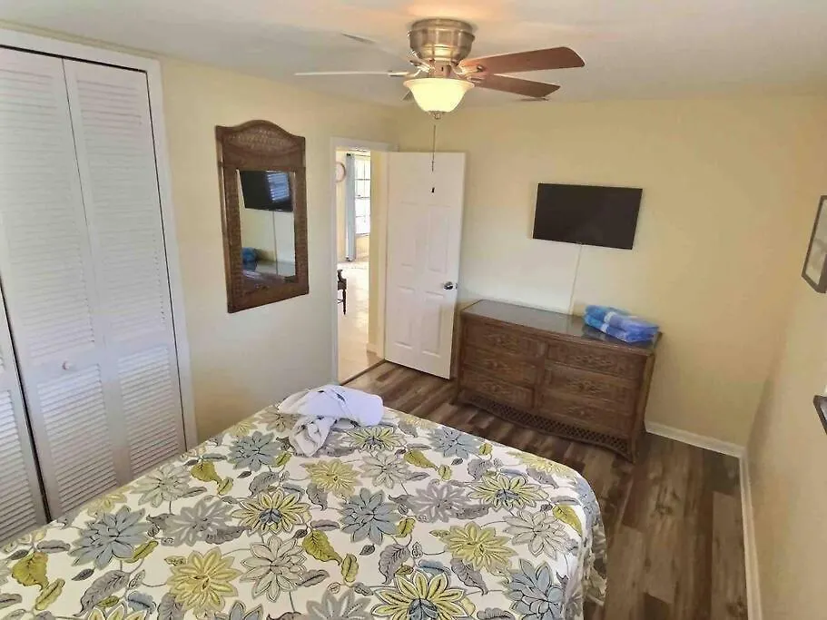 Villa Vacation In Comfort Pool Waterfront Boat Cape Coral