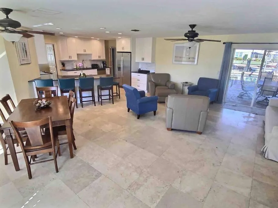 Vacation In Comfort Pool Waterfront Boat Cape Coral
