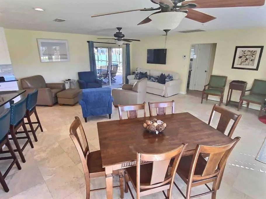 Vacation In Comfort Pool Waterfront Boat * Cape Coral