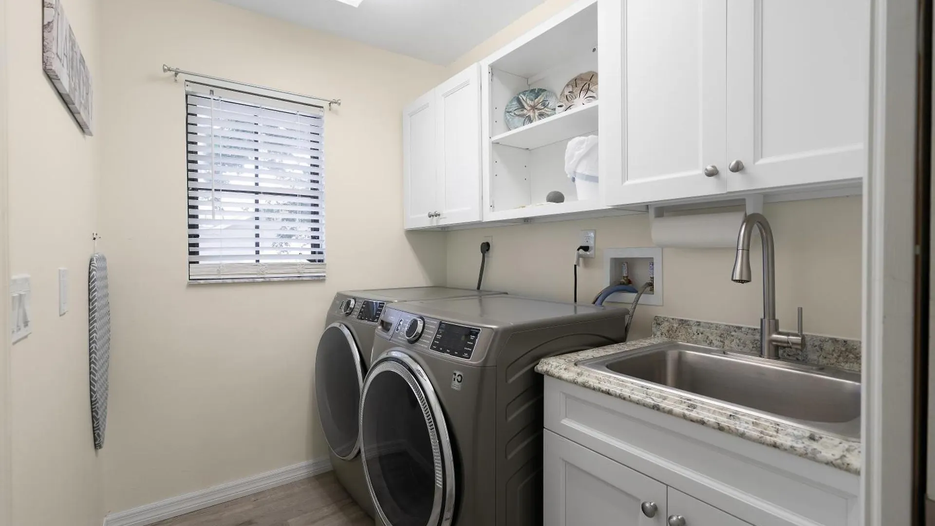 Blue Diamond Pool And Holiday home Cape Coral