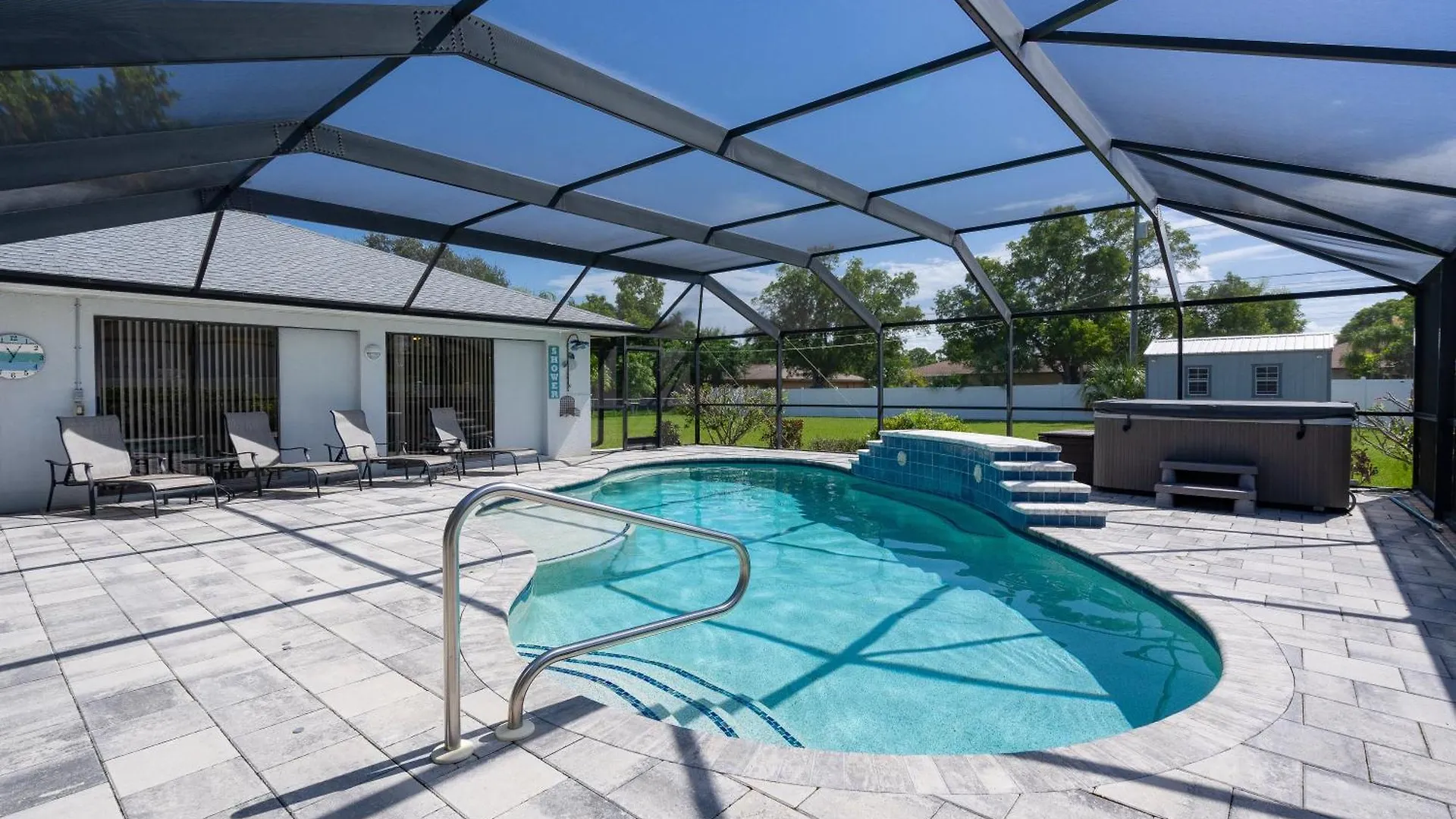 Blue Diamond Pool And Cape Coral