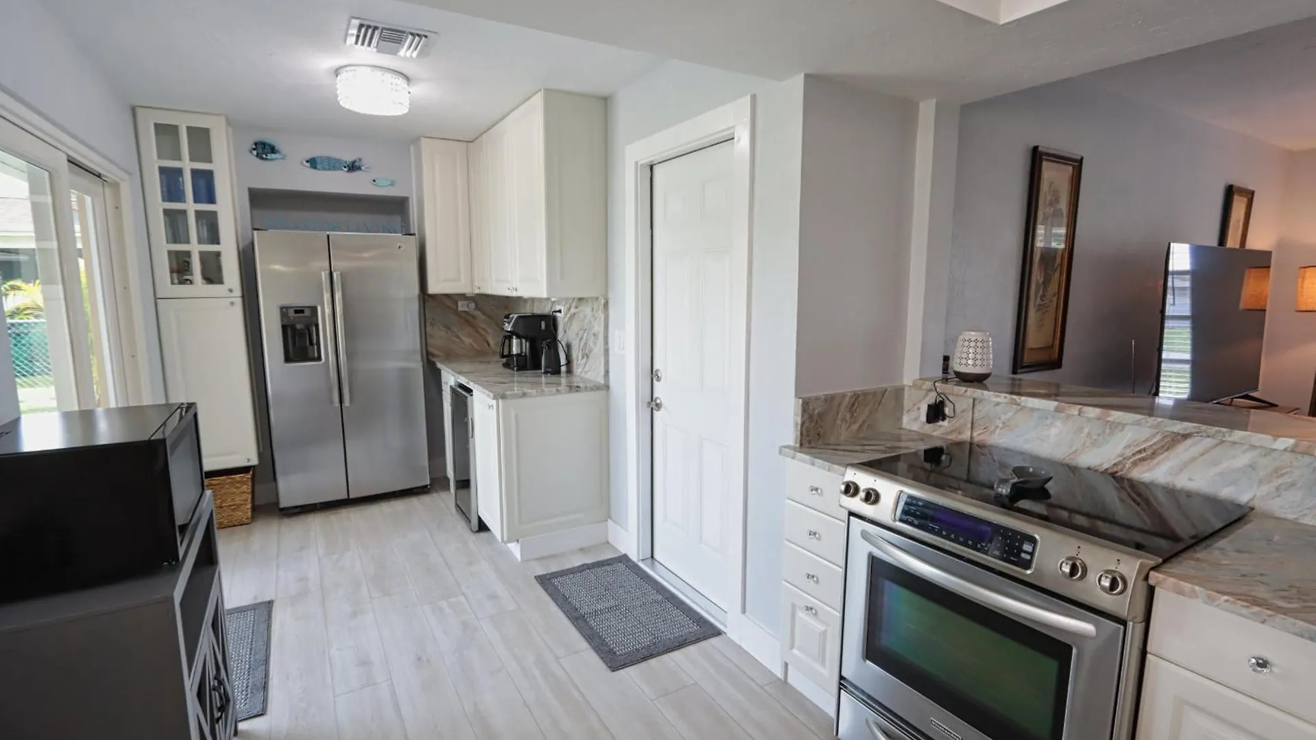Maison De La - Vacation Rental, Water Front With Direct Access Holiday home *