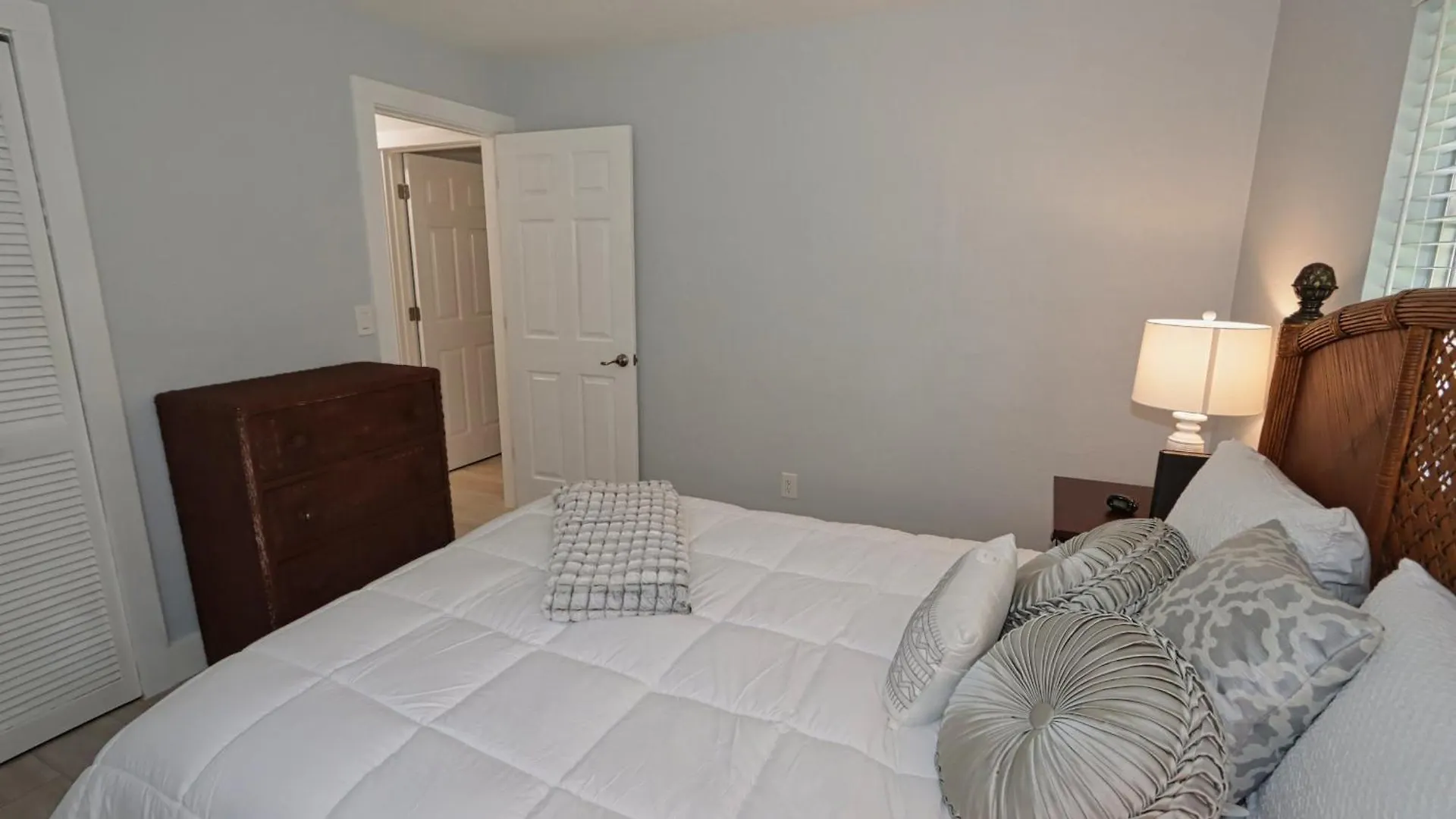 Maison De La - Vacation Rental, Water Front With Direct Access