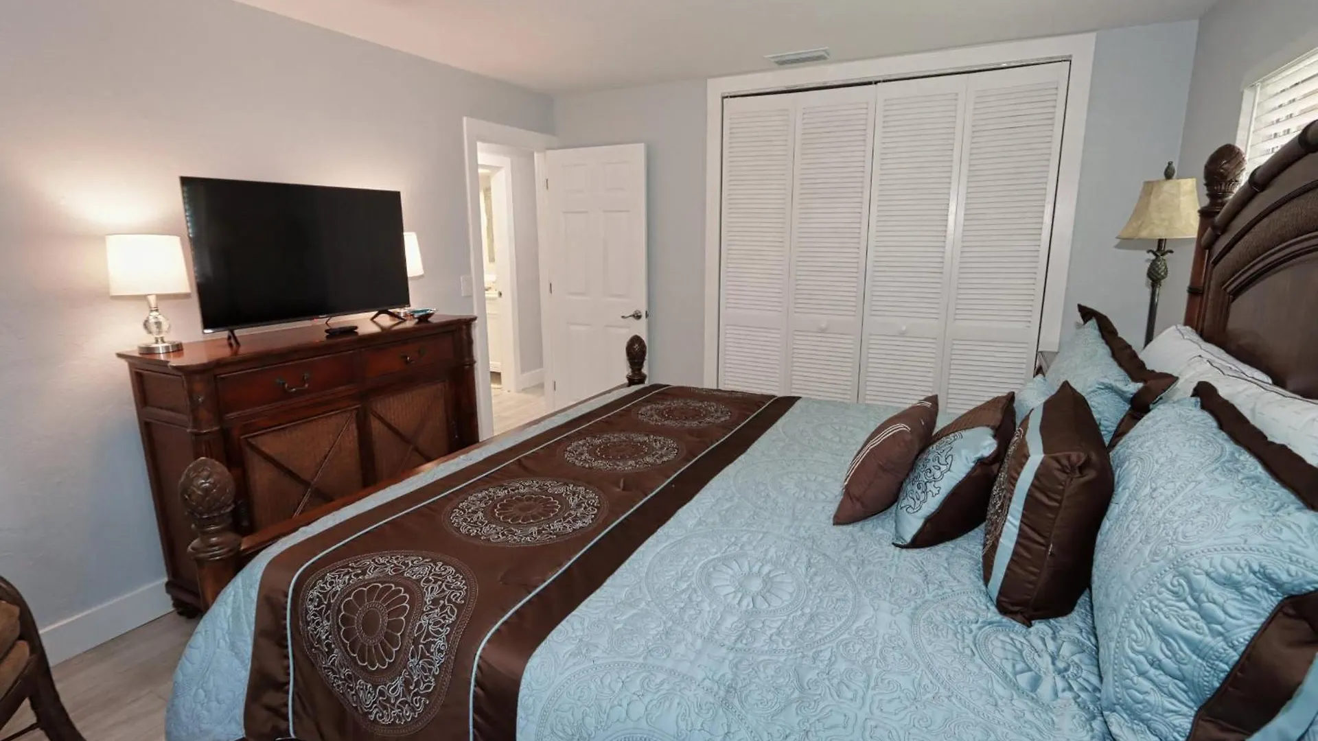 Maison De La - Vacation Rental, Water Front With Direct Access Holiday home