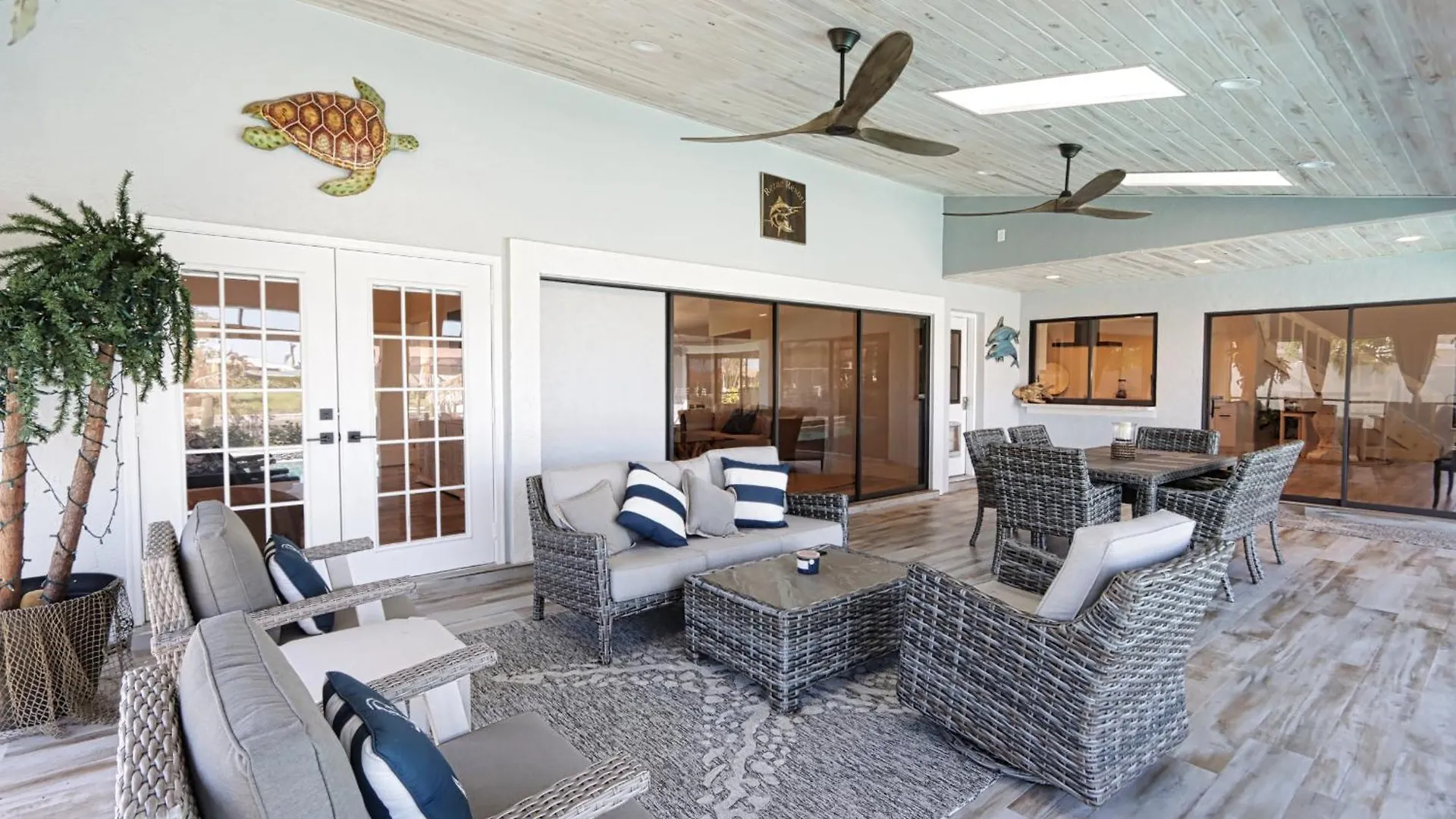 Boat Dock, Luxurious Pool, Gorgeous - Escape To The Cape Holiday home *