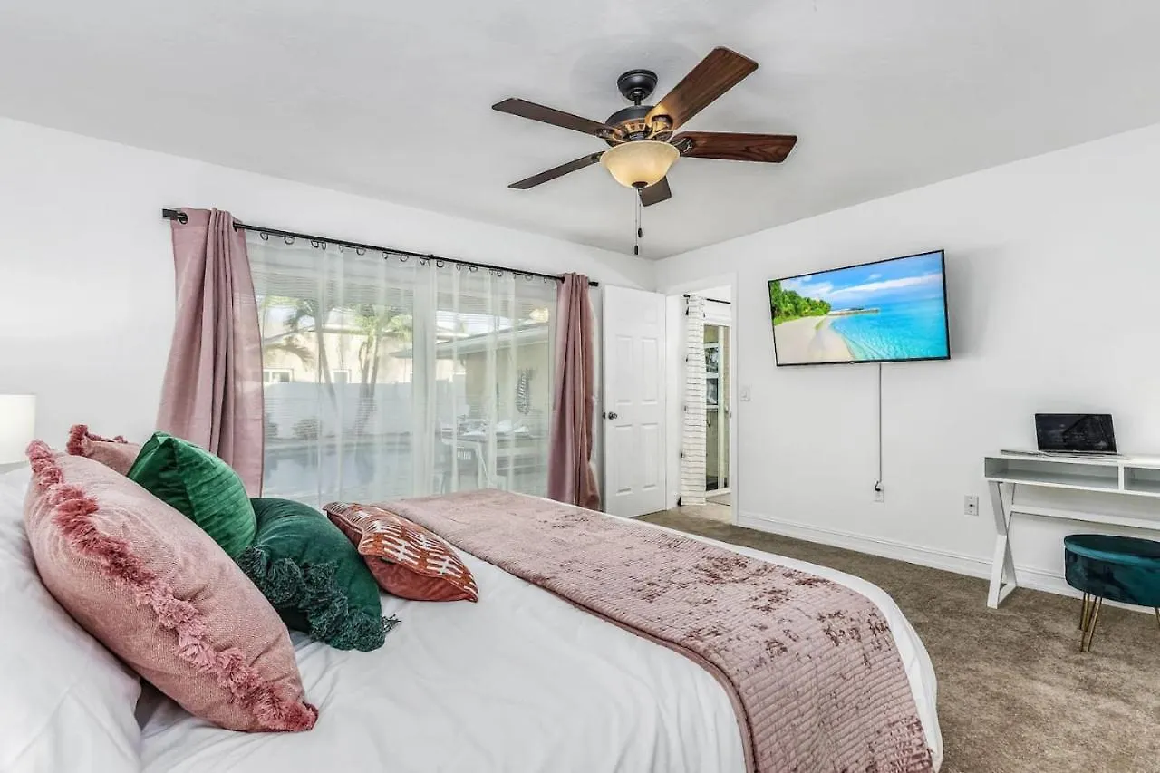 Tamaram Retreat Rest, Relax, Enjoy And Repeat Holiday home