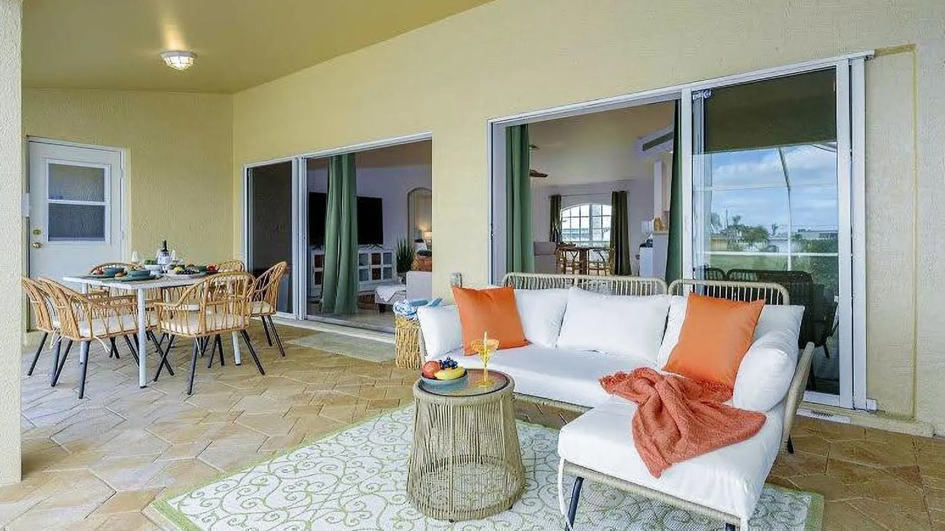 Waterfront Palms Holiday home *