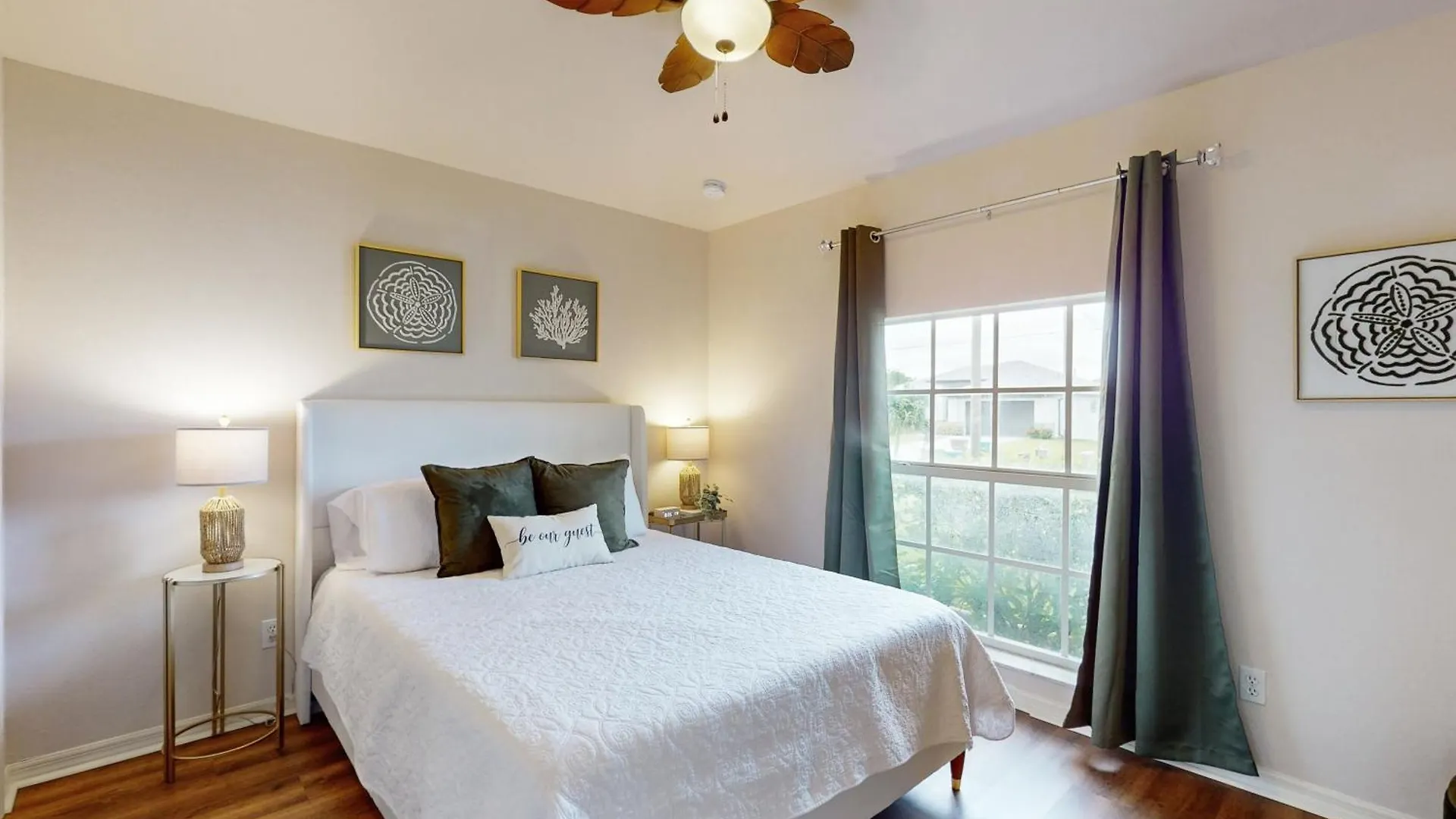 Waterfront Palms Holiday home