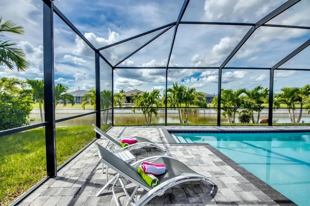 Timeless By Coralvilla - On Water With Pool Cape Coral