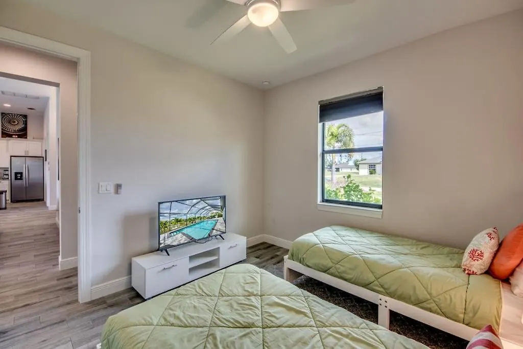 Timeless By Coralvilla - On Water With Pool * Cape Coral