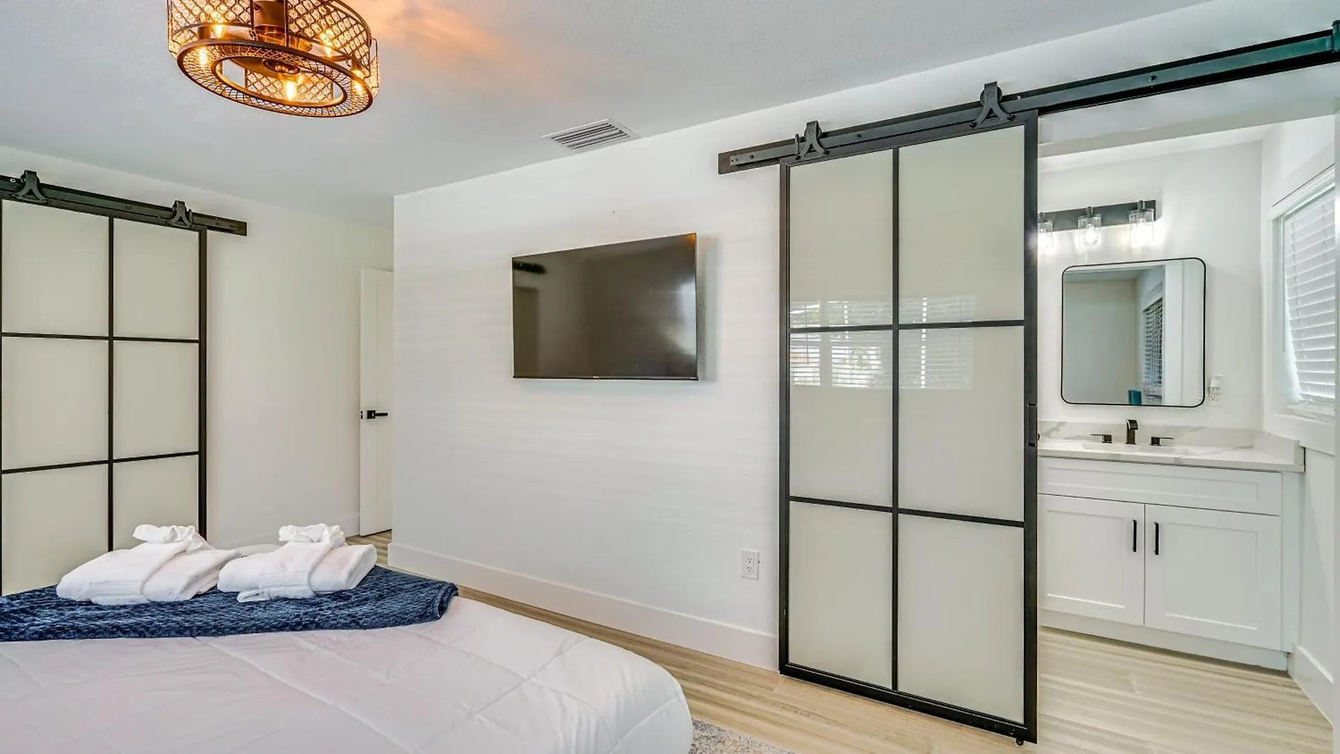 Canal-front Getaway With Grill In Cape Coral! Holiday home Cape Coral