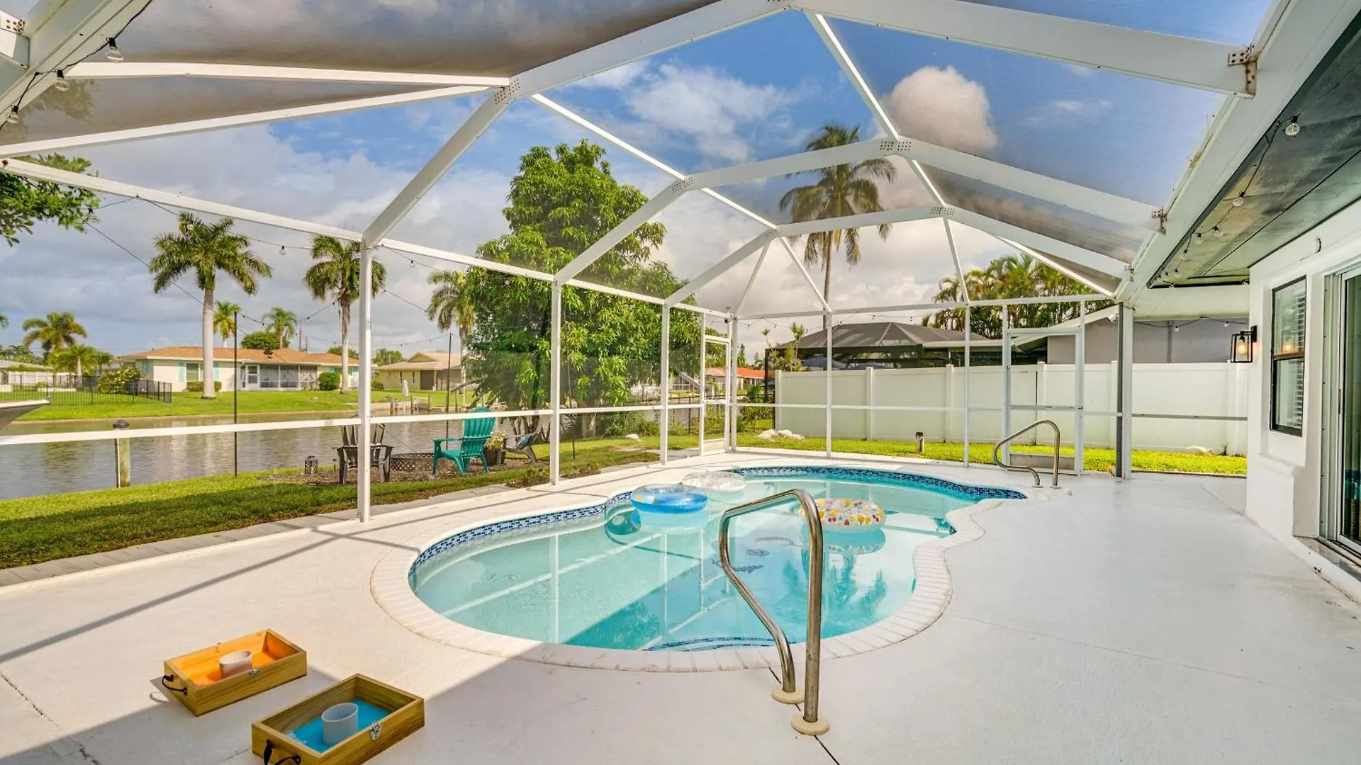 Canal-front Getaway With Grill In Cape Coral! Holiday home Cape Coral