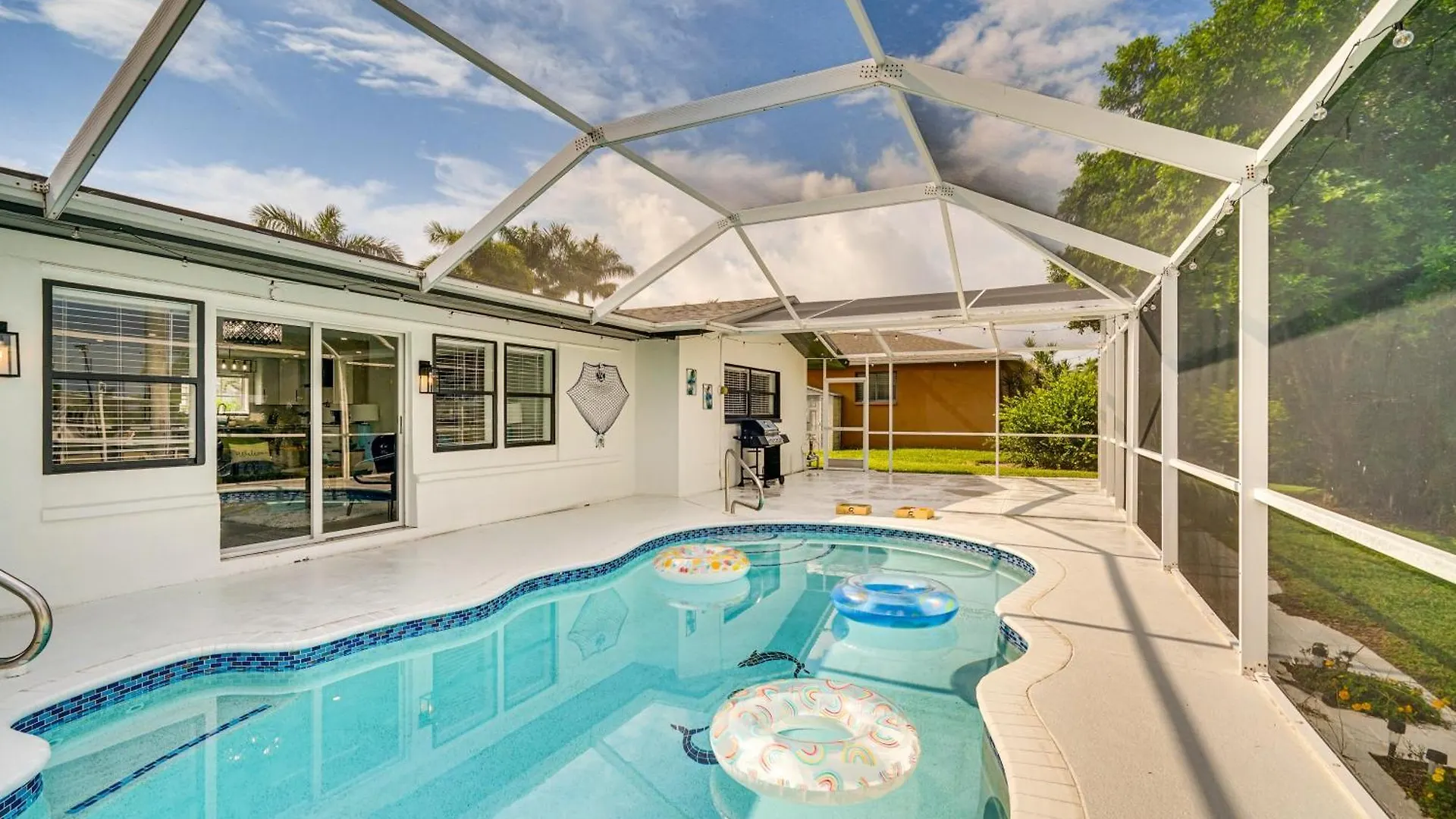 Canal-front Getaway With Grill In Cape Coral! * Cape Coral