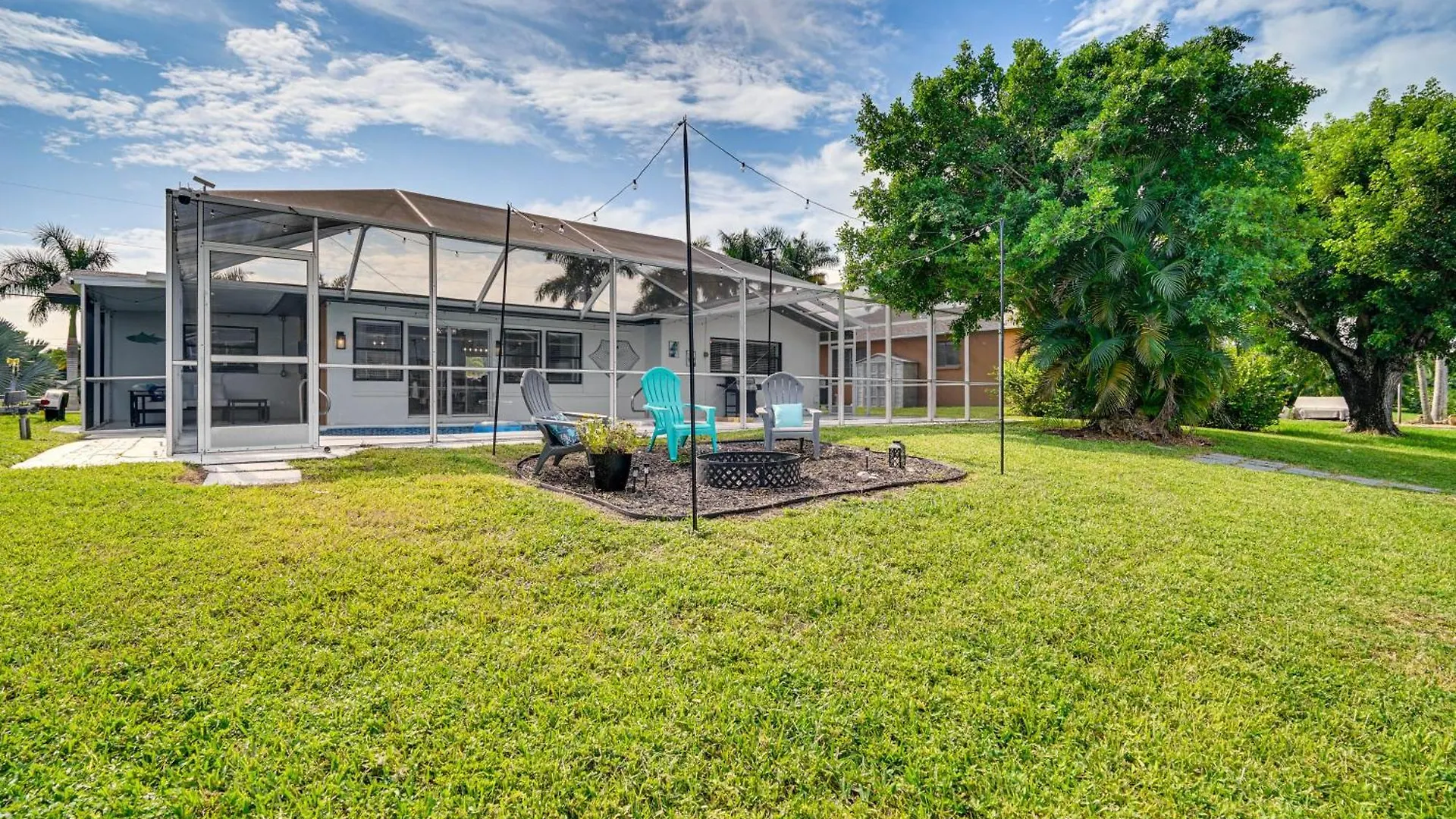 Canal-front Getaway With Grill In Cape Coral! Holiday home