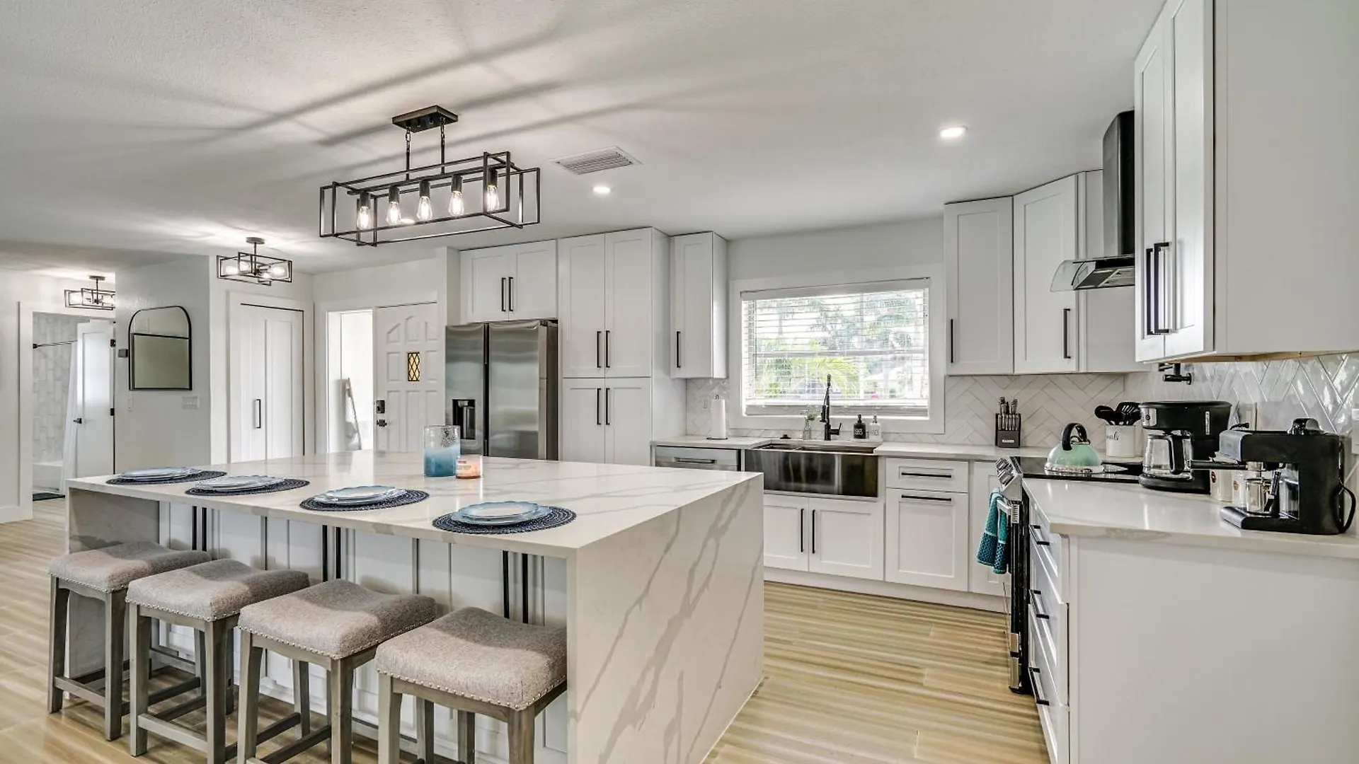 Canal-front Getaway With Grill In Cape Coral!
