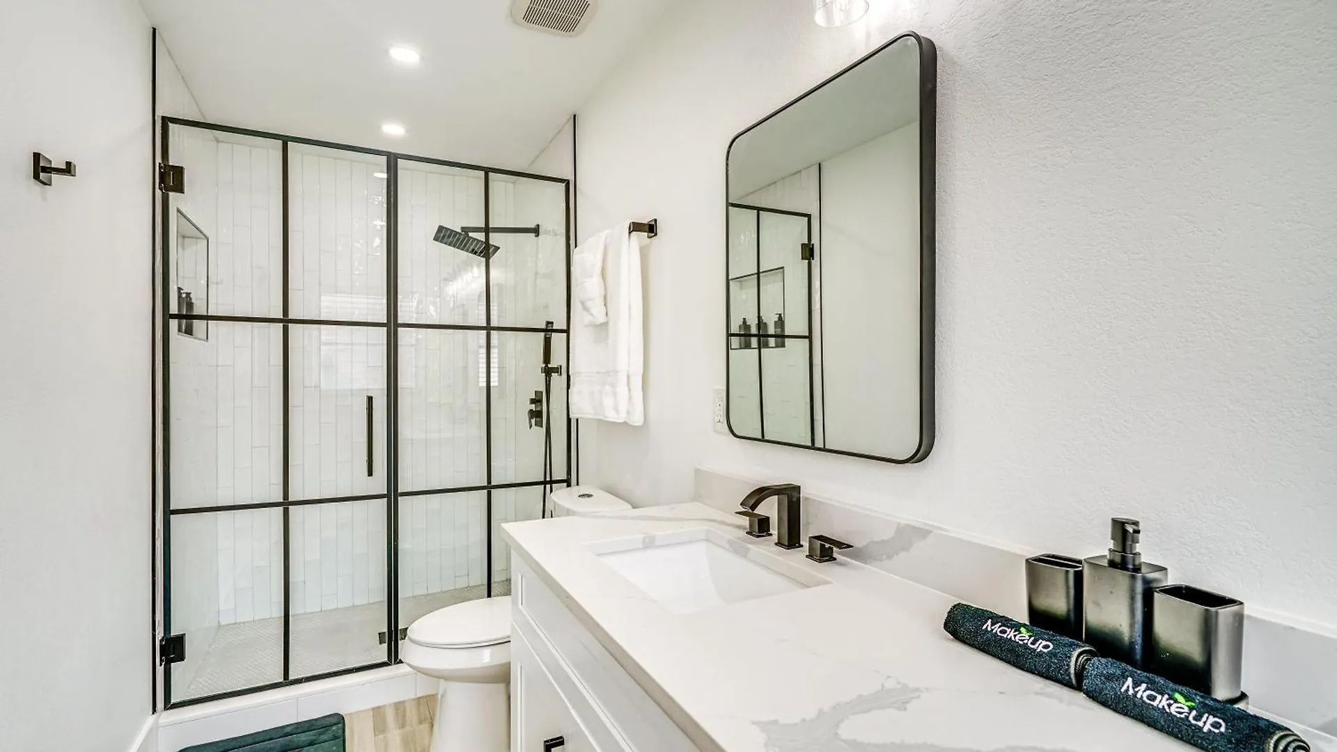 Holiday home Canal-front Getaway With Grill In Cape Coral! *