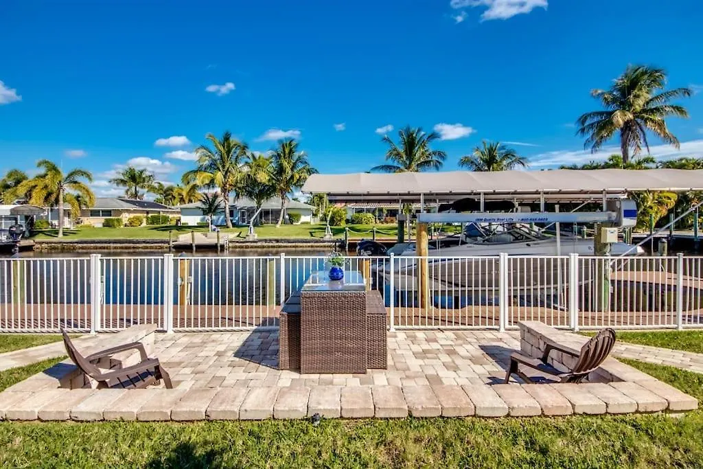 Villa Sarasota By Coralvilla-for Boaters, With Pool Cape Coral