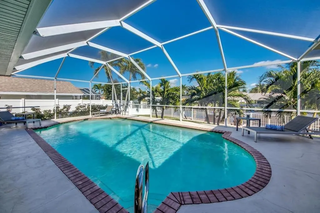 Villa Sarasota By Coralvilla-for Boaters, With Pool Cape Coral