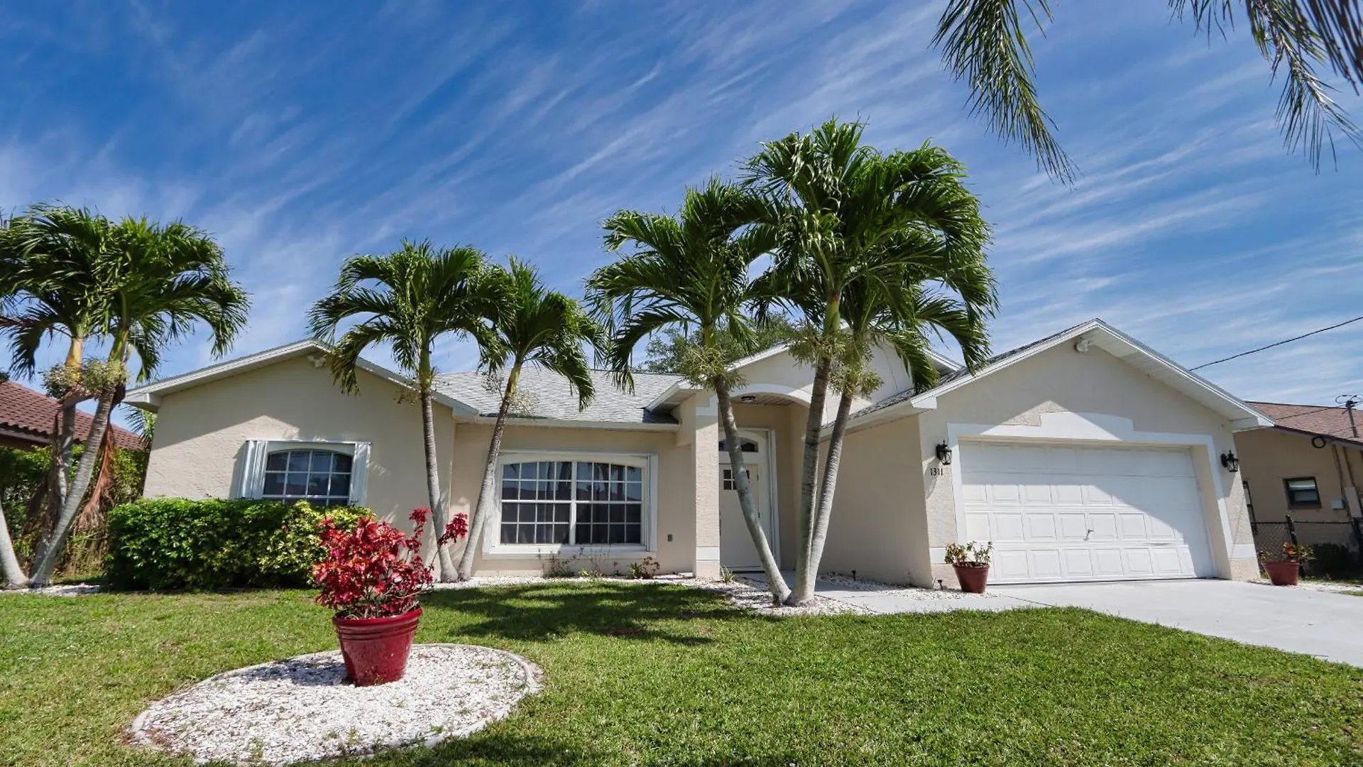 Holiday home Charming Waterfront Vacation With Fabulous Views And Easy Access To The Caloosahatchee River Cape Coral