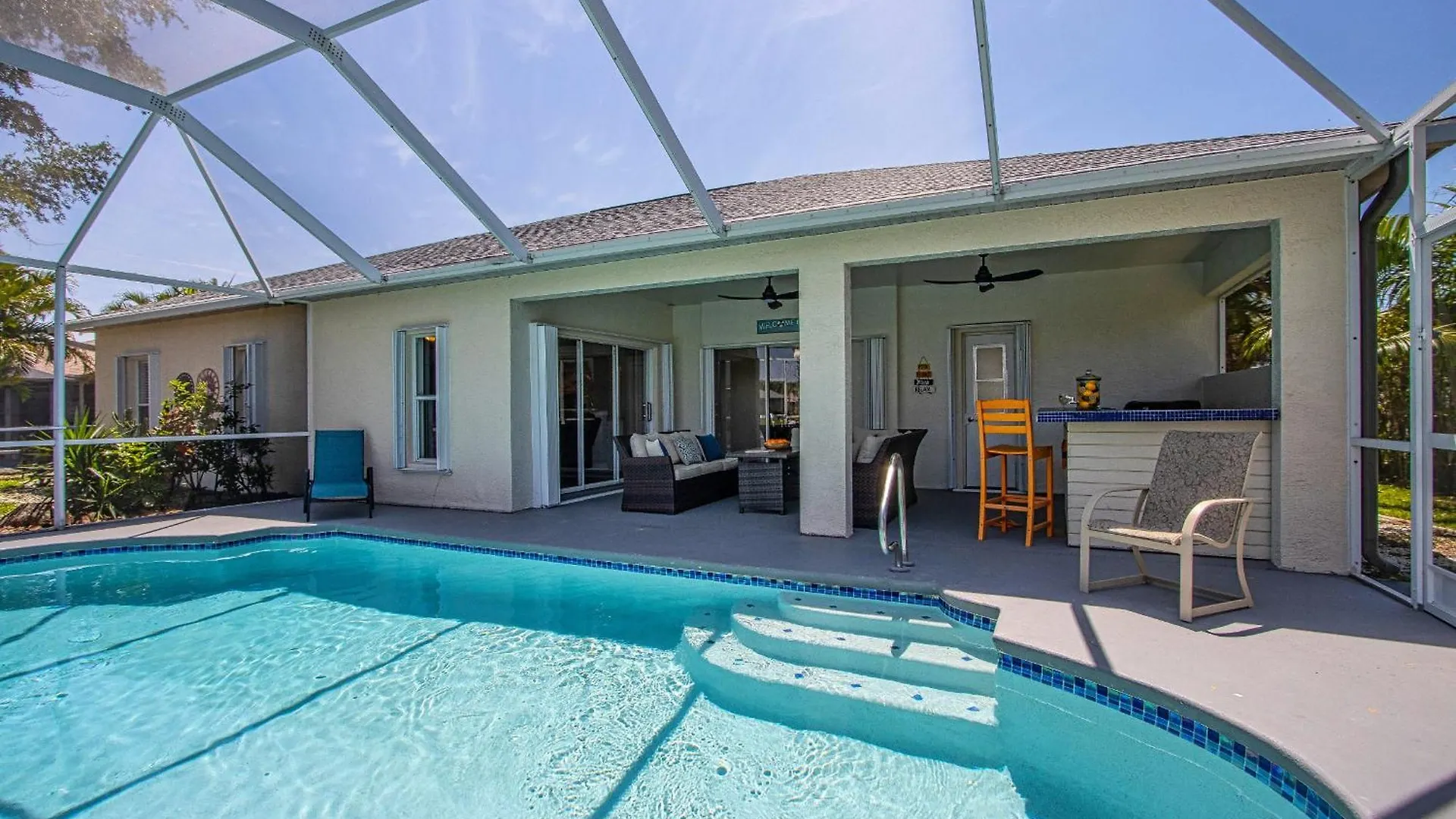 Charming Waterfront Vacation With Fabulous Views And Easy Access To The Caloosahatchee River