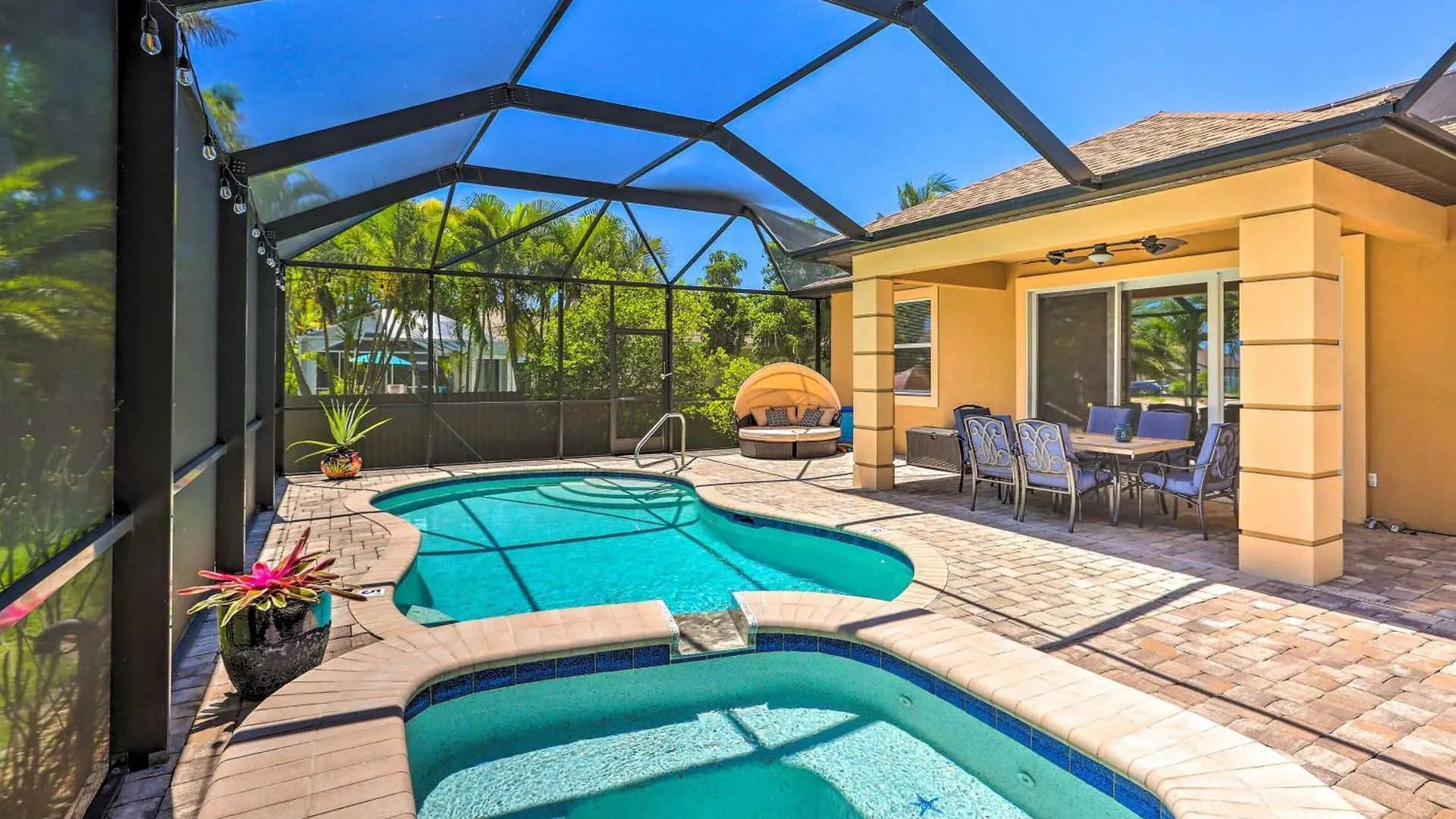 Holiday home Tropical Retreat With Hot Tub And Pool! *