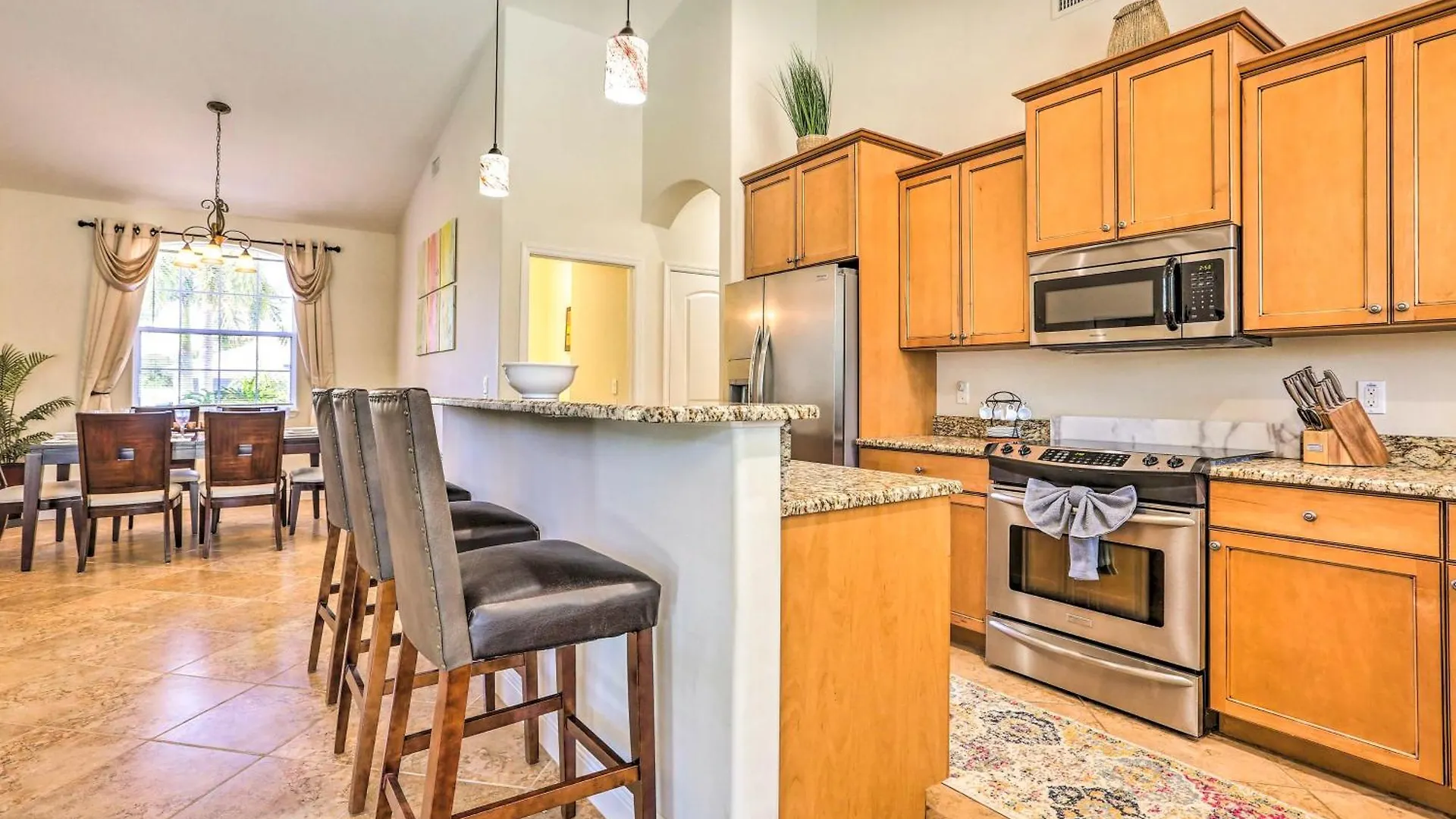 Tropical Retreat With Hot Tub And Pool! Cape Coral