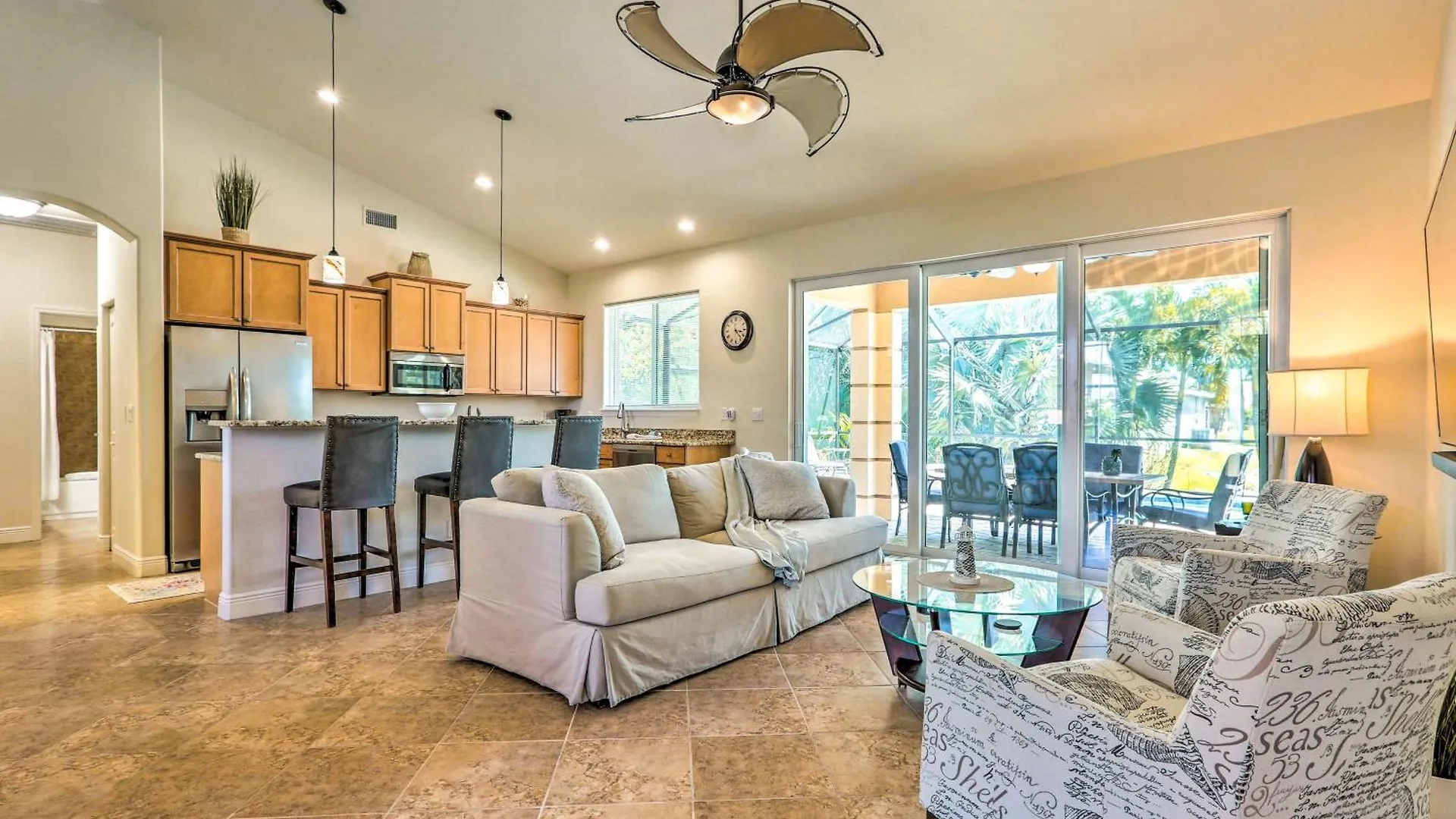 Tropical Retreat With Hot Tub And Pool! Cape Coral