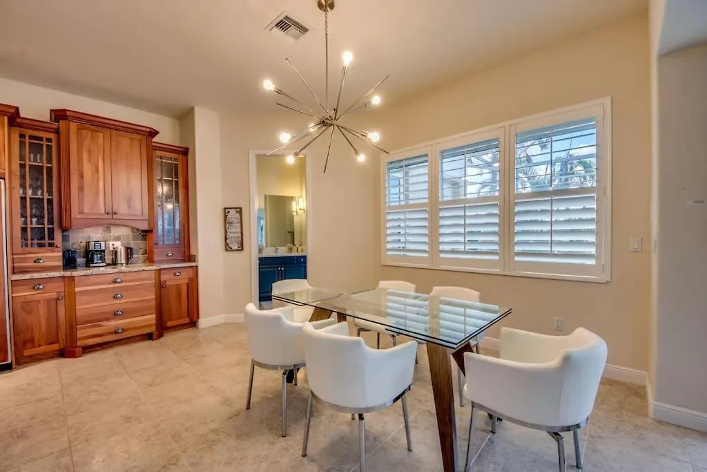 Plantation By Coralvilla - Spacious, On Water Cape Coral