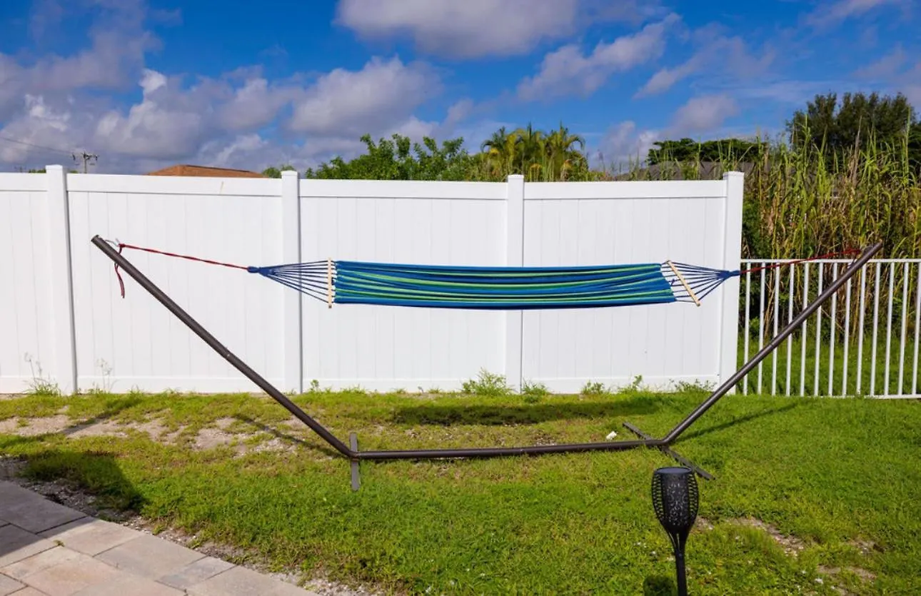Pool House Ideal For Family Pool Heated Holiday home Cape Coral