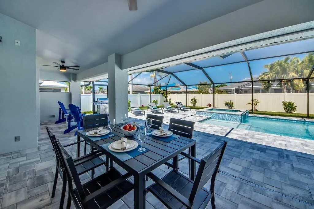 Villa Sparkle Blue By Coralvilla - Large Pool & Cape Coral