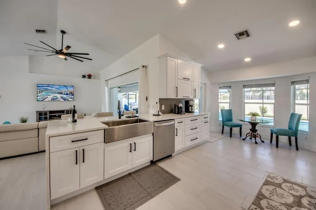 Sparkle Blue By Coralvilla - Large Pool & * Cape Coral