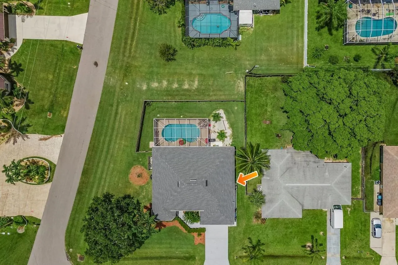 Endless Summer Sanctuary Peaceful Pool Holiday home *