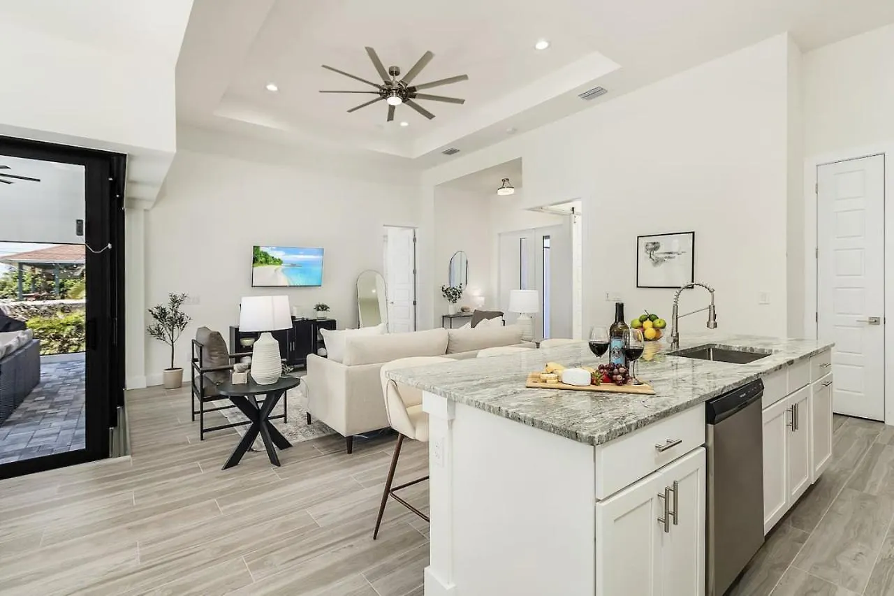 Holiday home Tranquil Escape Modern Pool Cape Coral